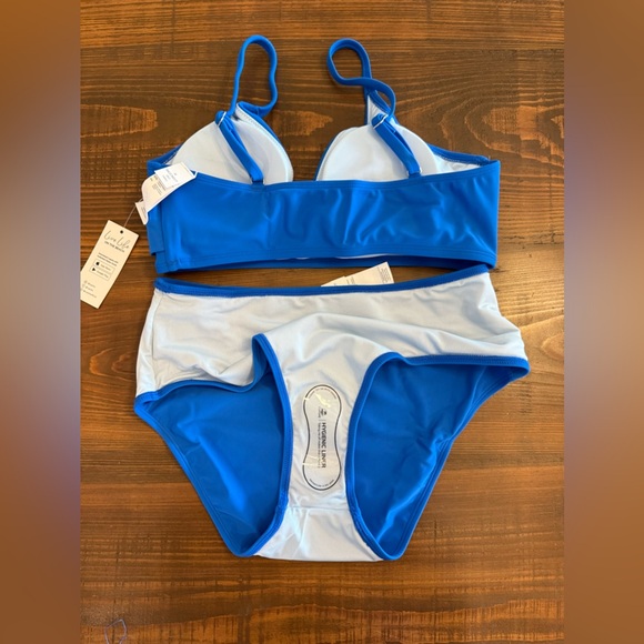 Cupshe Royal Blue Medium Two Piece High Waisted Bikini with V Neck Twist Front - Picture 4 of 11